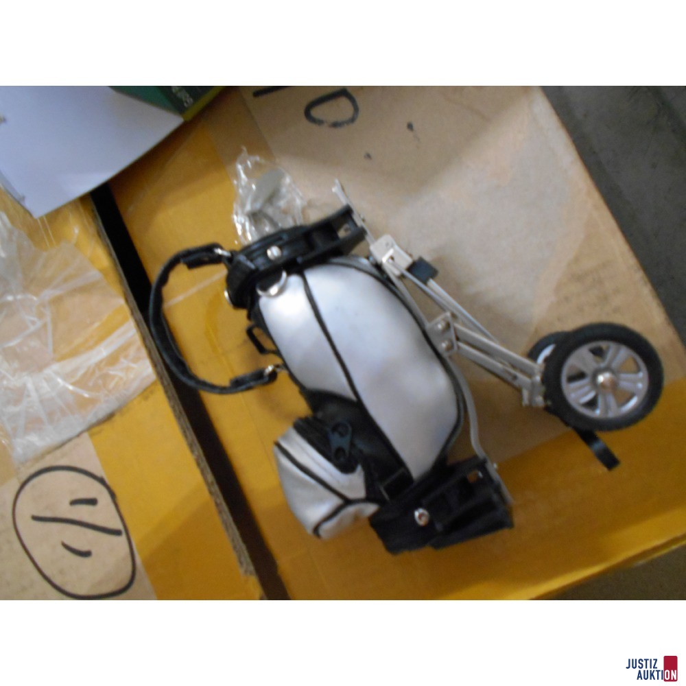 ausgepackter Stiftehalter