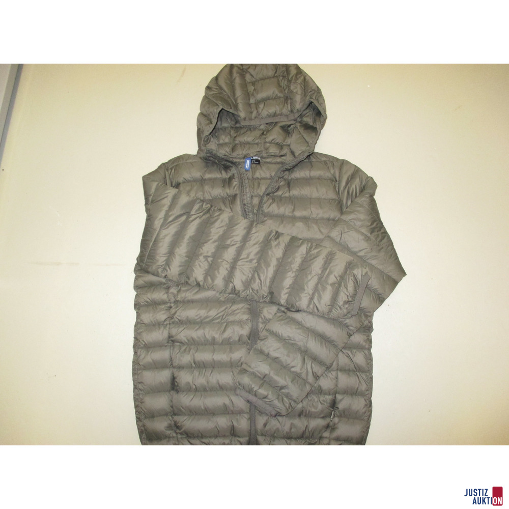 Vorderansicht der gr&uuml;nen Jacke