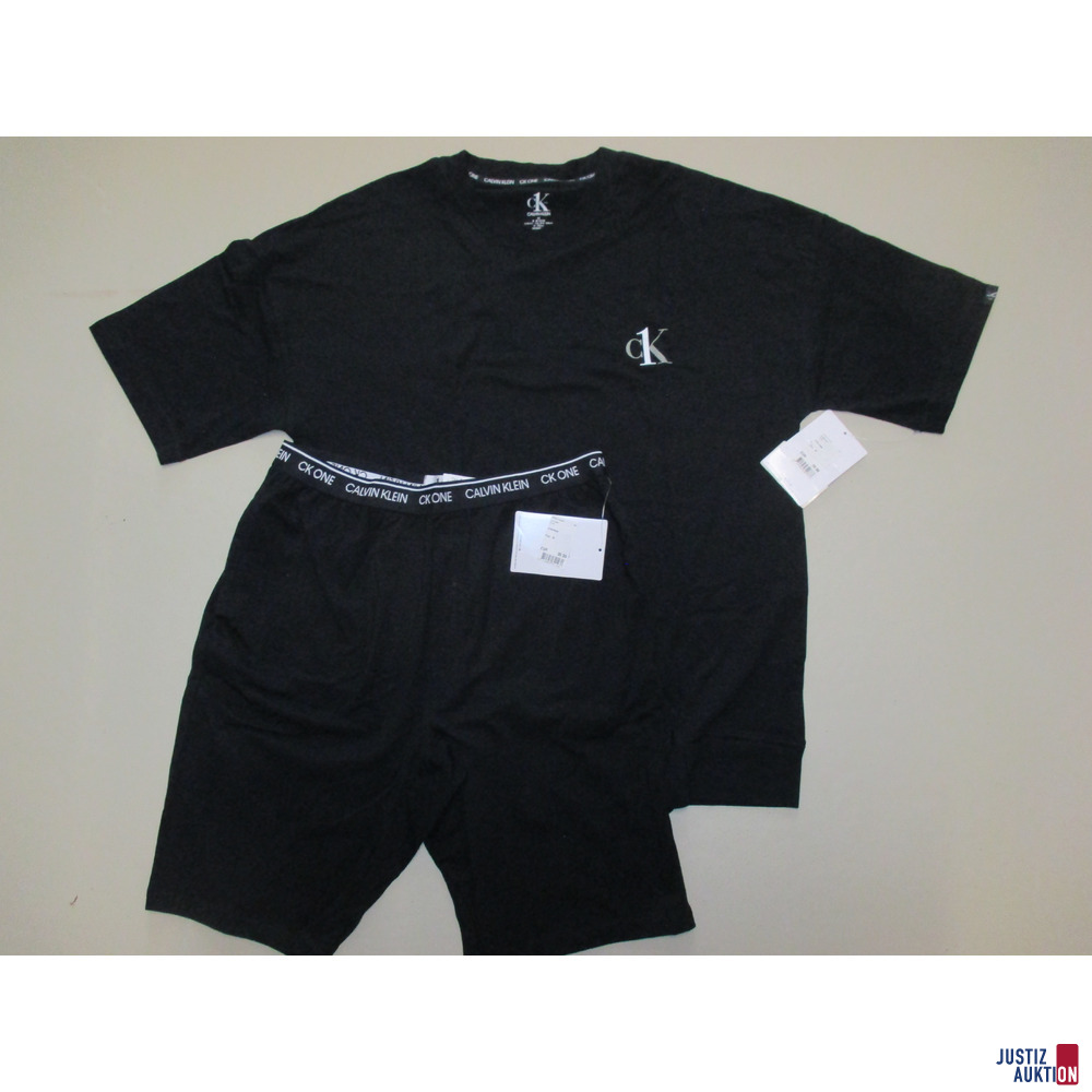 Schlafshirt und Schlafhose
