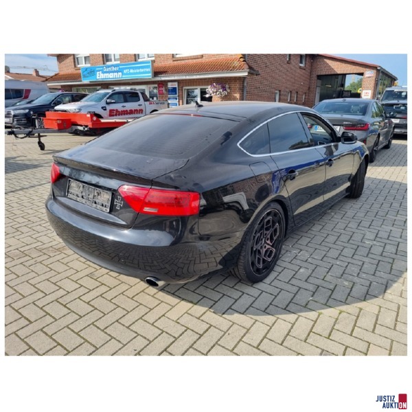 Audi Hinten