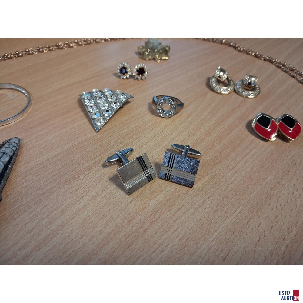 Modeschmuck 11- teilig&period;