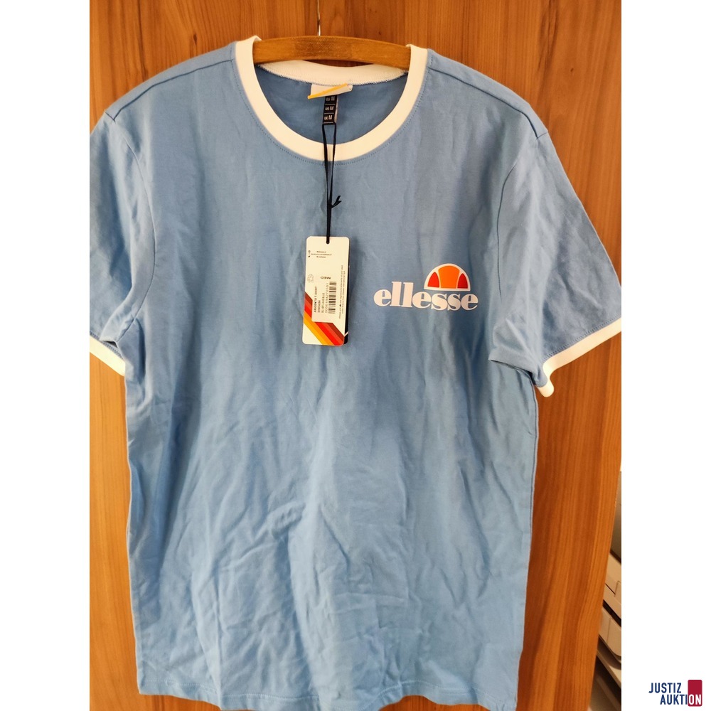 Ellesse vorne