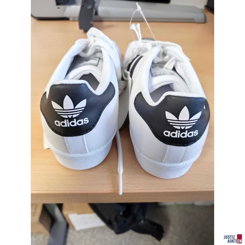 Adidas Superstar Weiß.