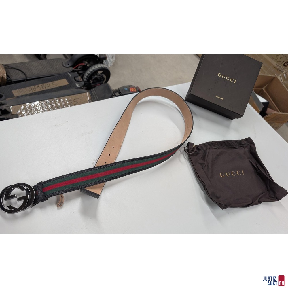 G&uuml;rtel&comma; Tasche&comma; Karton