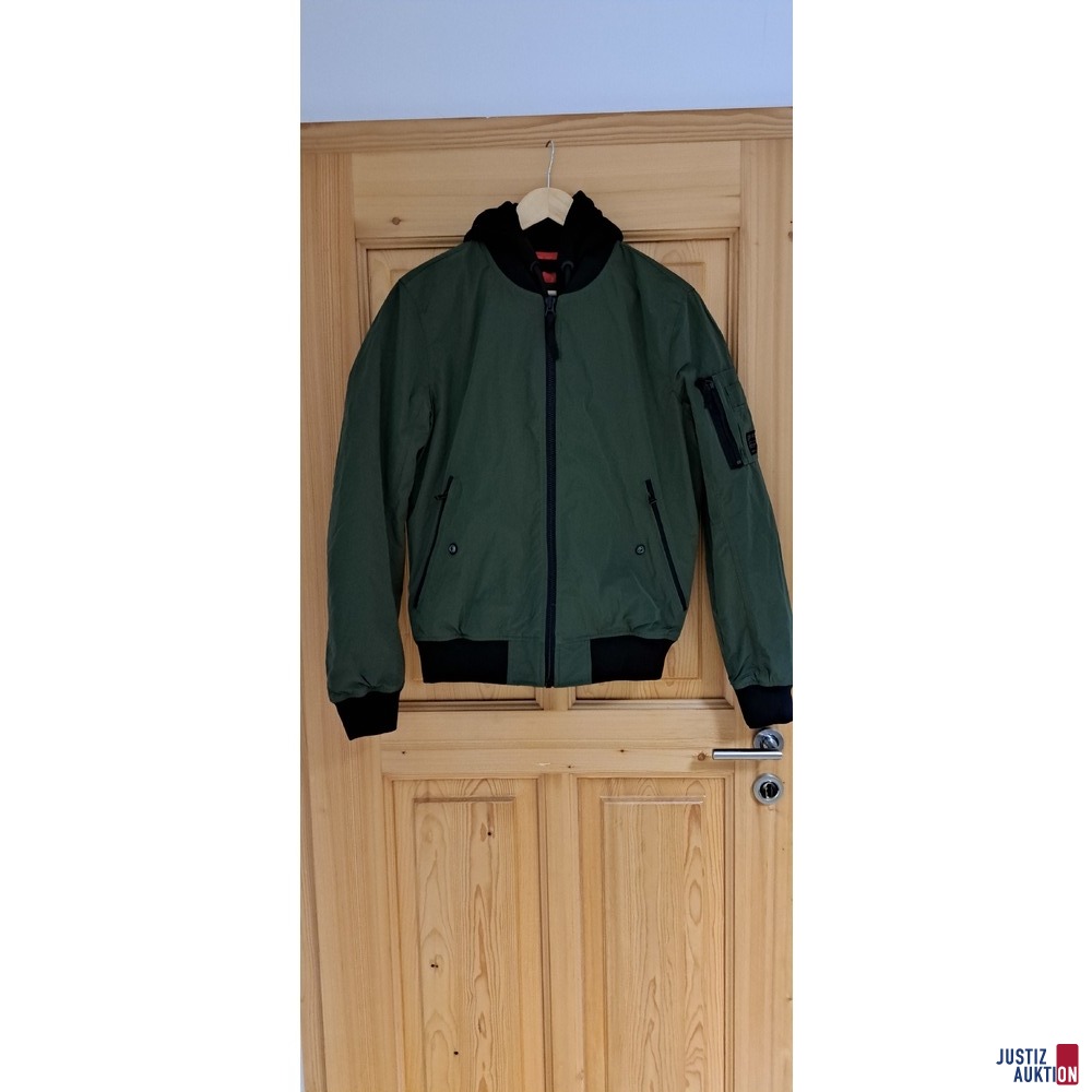 Jacke von vorne