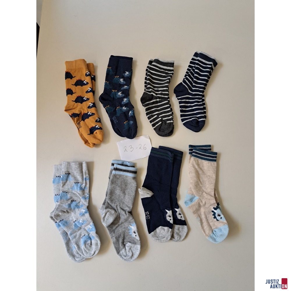 8 Paar Kindersocken Größe 23 - 26