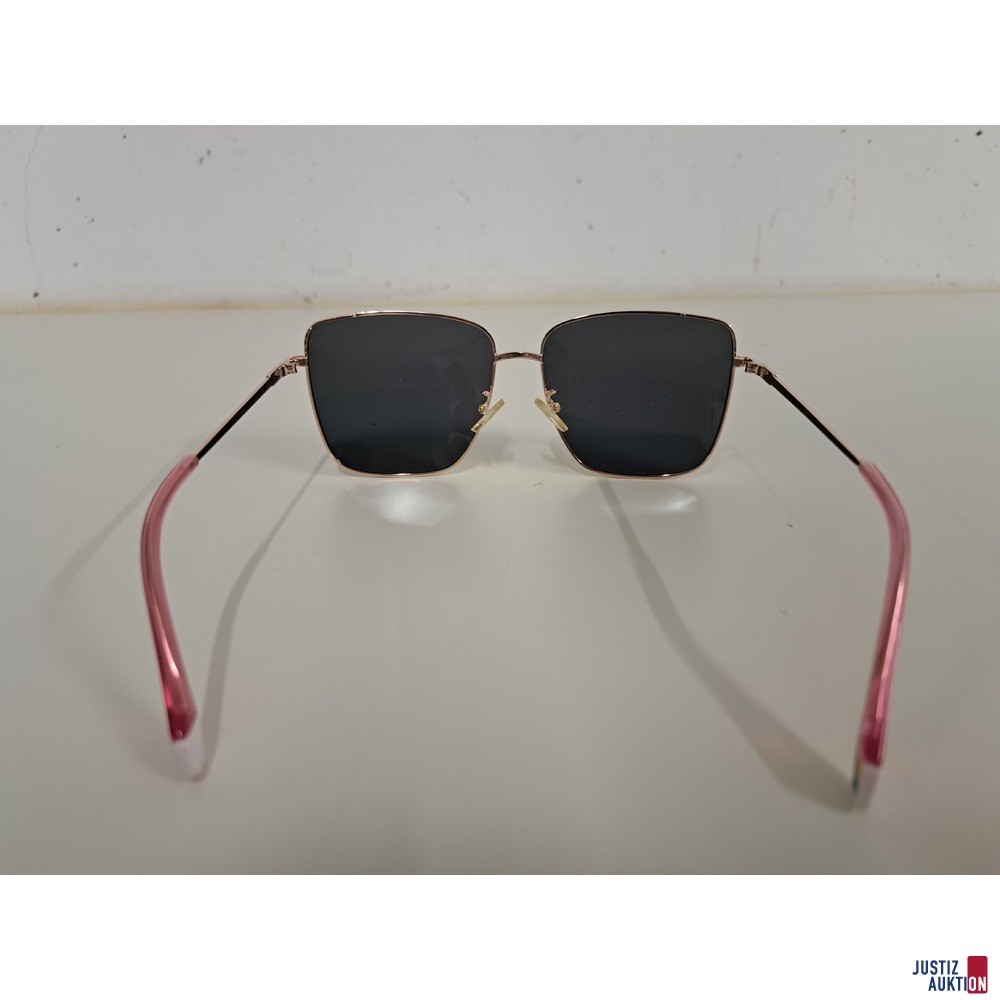 Sonnenbrille der Marke Polaroid