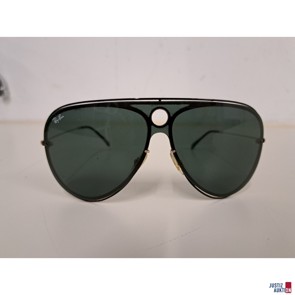 Sonnenbrille der Marke Ray Ban