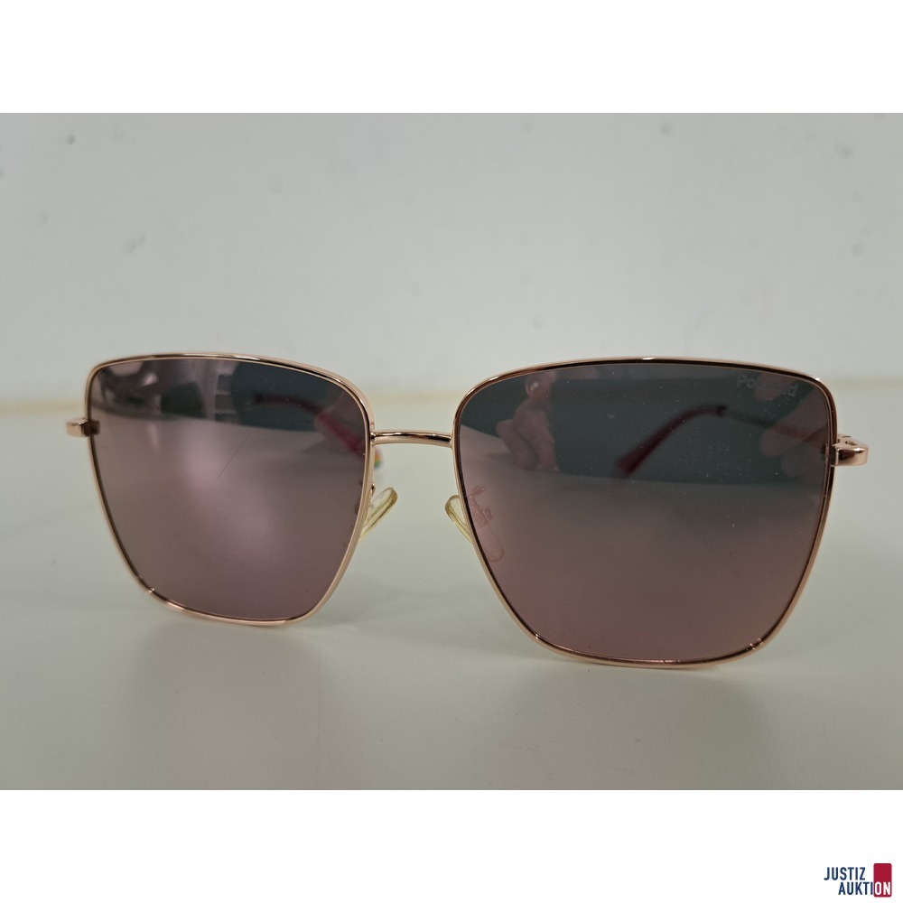 Sonnenbrille der Marke Polaroid
