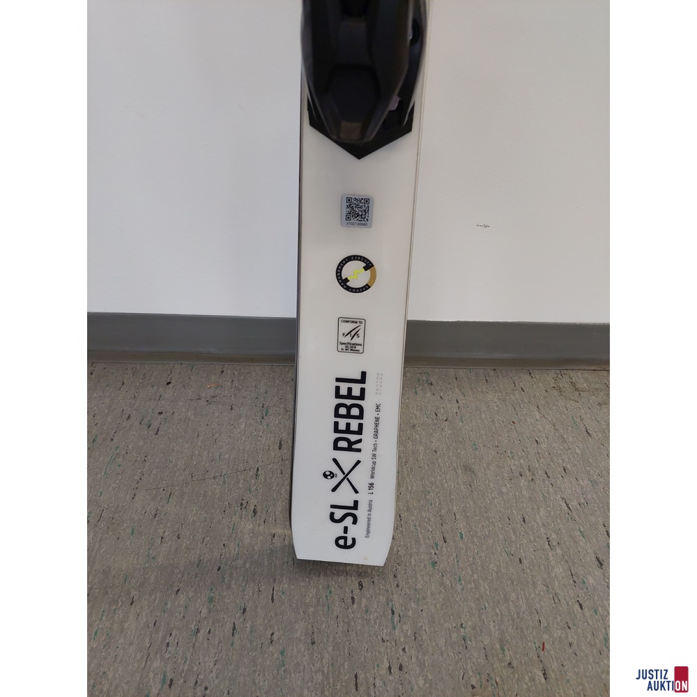 Ski der Marke Head e-SL REBEL L156