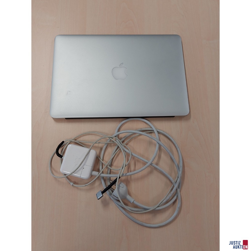 Laptop der Marke Apple Mac Book Air Model: A 1466