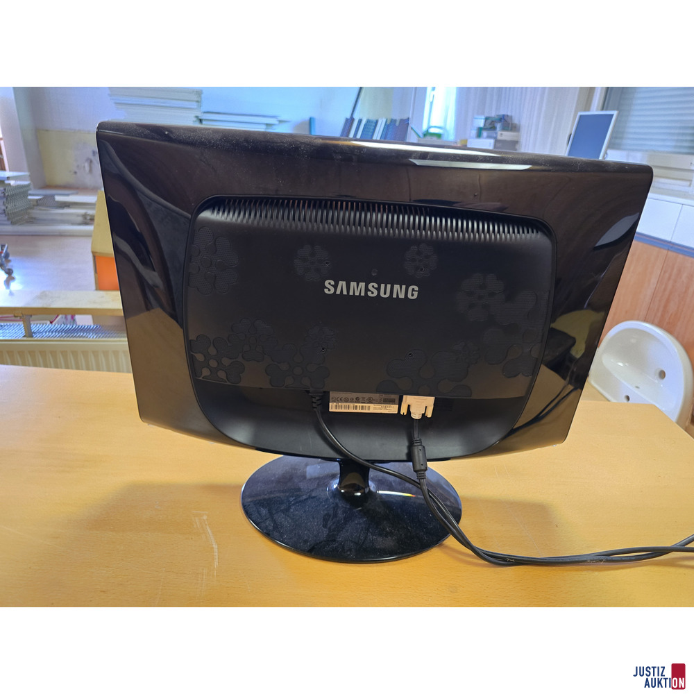 Vorderseite Monitor 1
