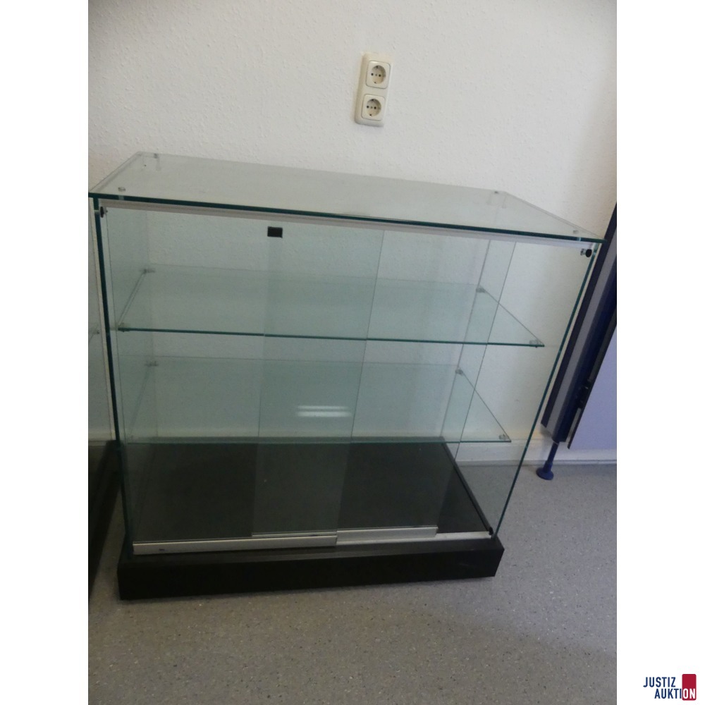 Gesamtansicht Glasvitrine