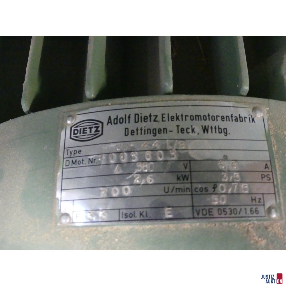 Typenschild des Motors