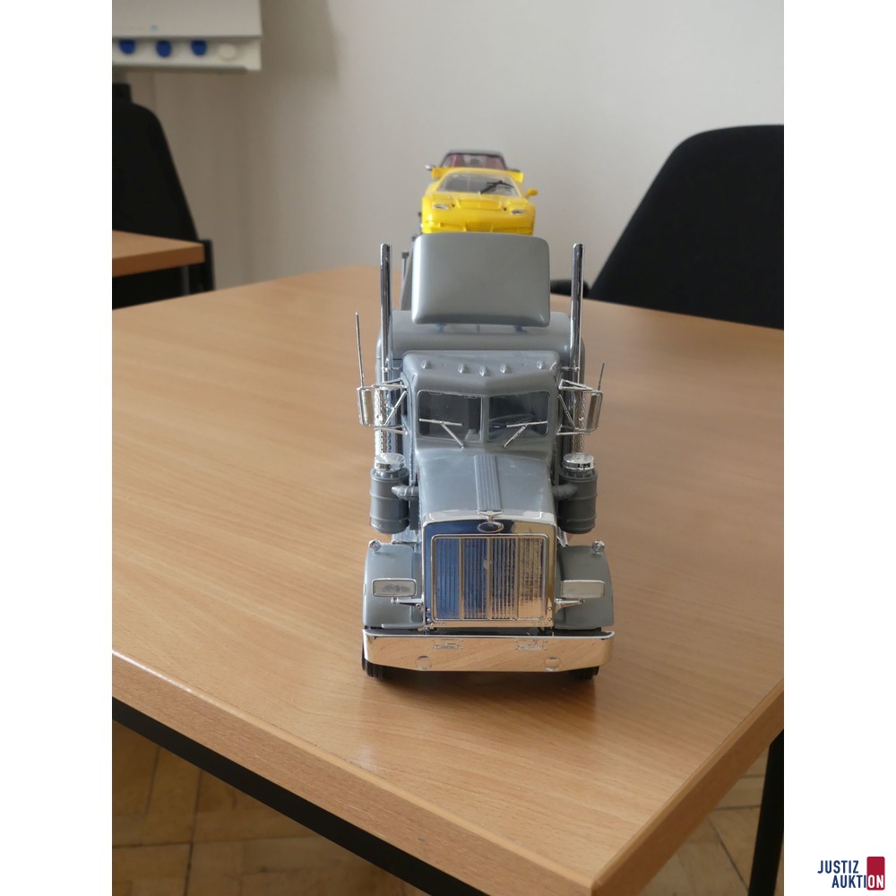  Modellbaufahrzeug Sattelzugmaschine