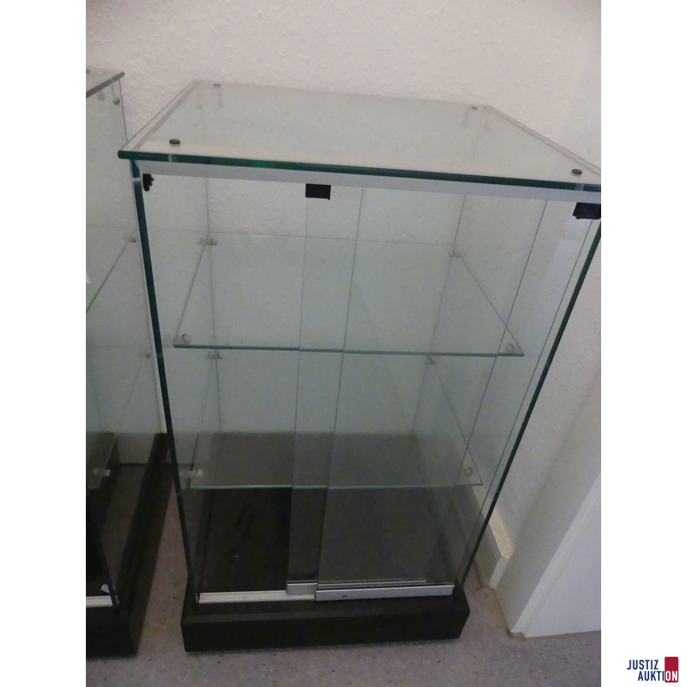 Gesamtansicht Glasvitrine