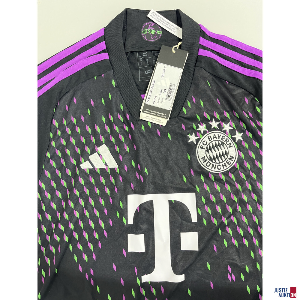 Fc Bayern München Set Größe XS – foto 3 – kavel bij Justiz-Auktion, Frankfurt am Main