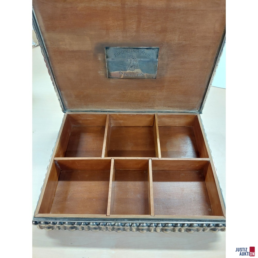 Antike Silberschatulle mit Holzeinlage und Widmungsplakette