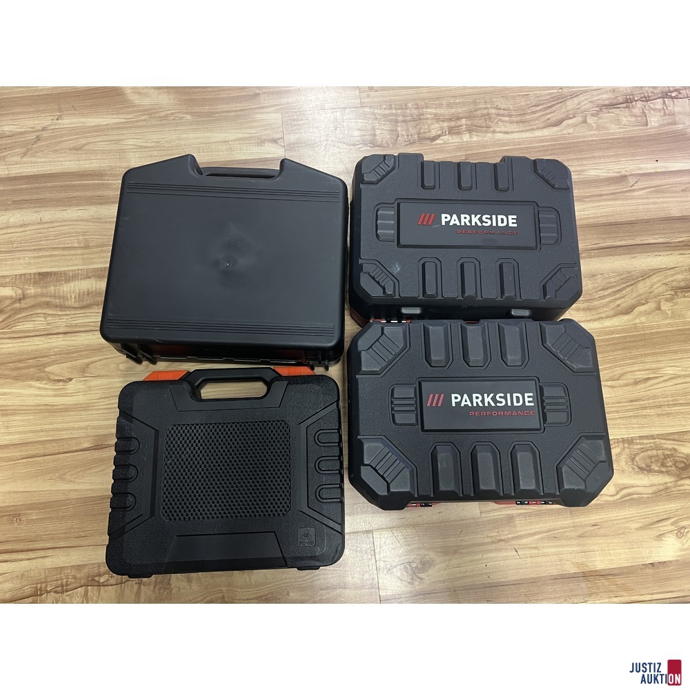 leere Maschinenkoffer