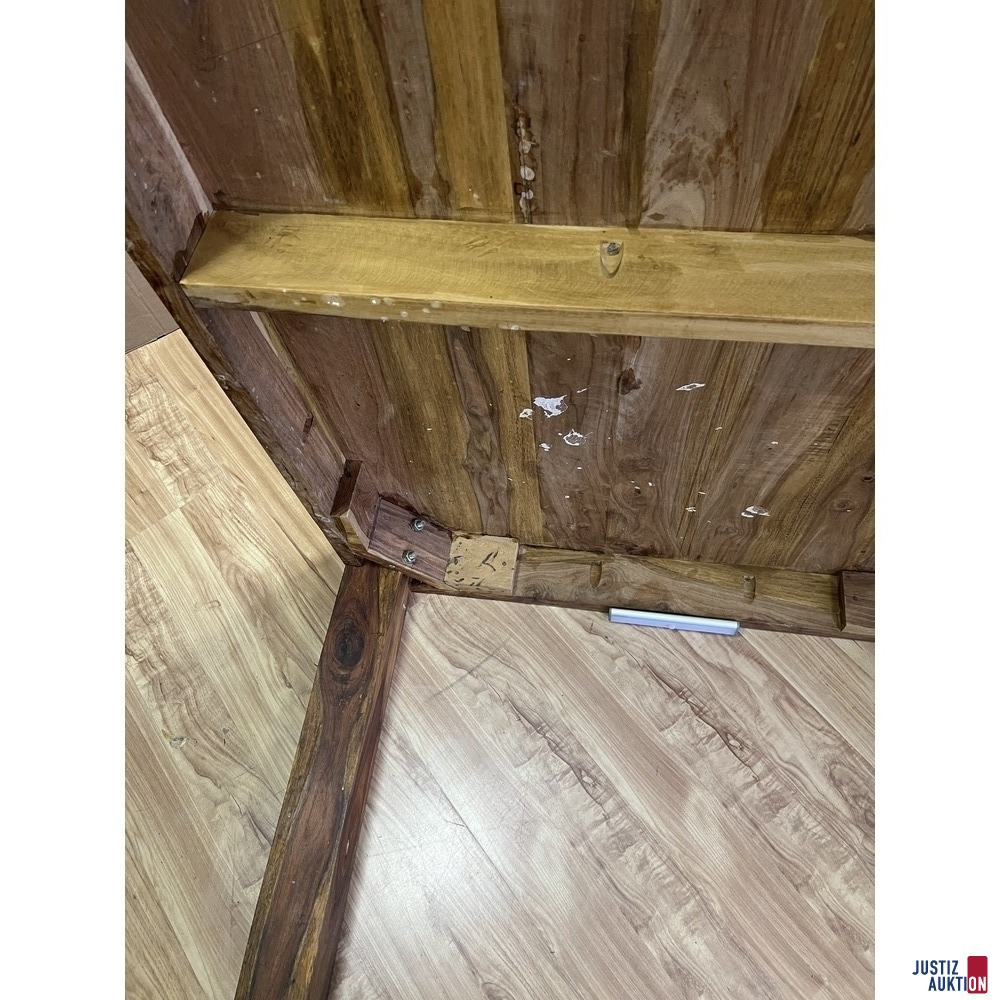 Eettafel – foto 3 – kavel bij Justiz-Auktion