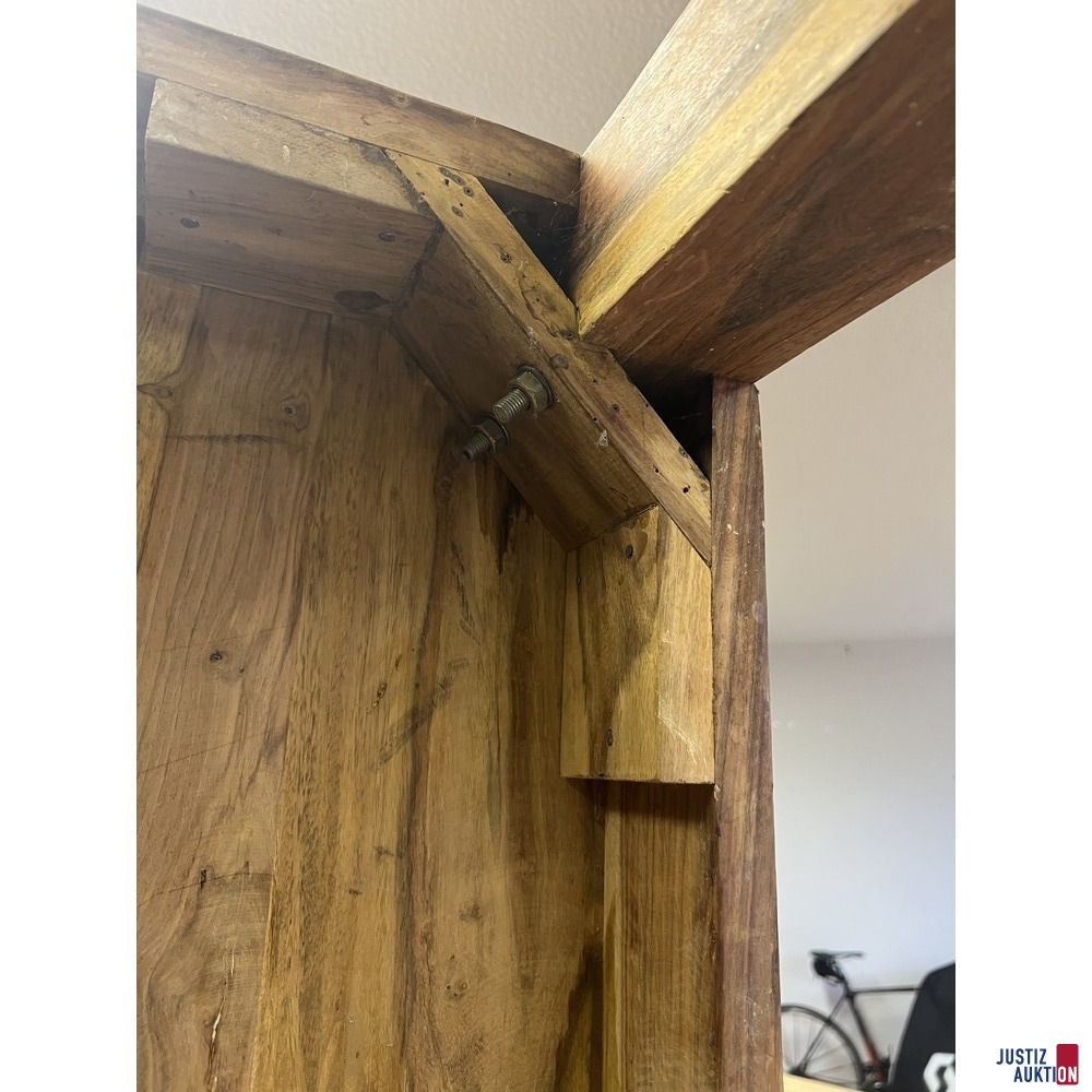 Eettafel – foto 5 – kavel bij Justiz-Auktion