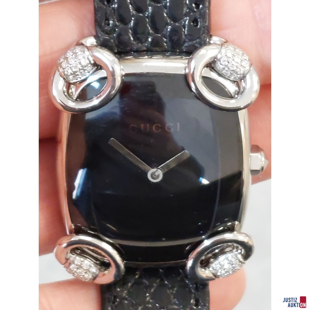 Damenarmbanduhr der Marke Gucci - Model&colon; Horsebit