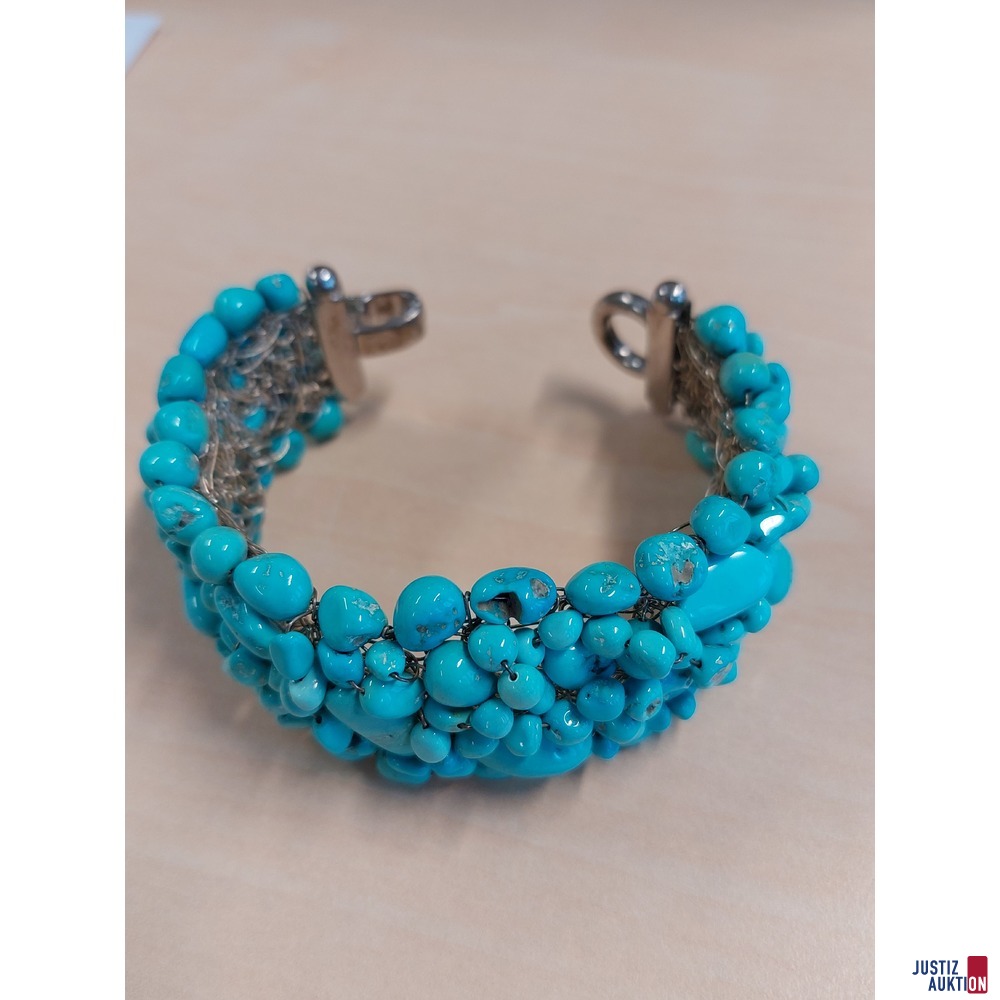 1 Armband 925 &permil; Silber punziert mit T&uuml;rkisen 18 cm lang 1 Collier 925 &permil; Silber punziert mit dazupassendem Anh&auml;nger beide Marke Antonio de Silva&comma; zusammen 84&comma;6 g