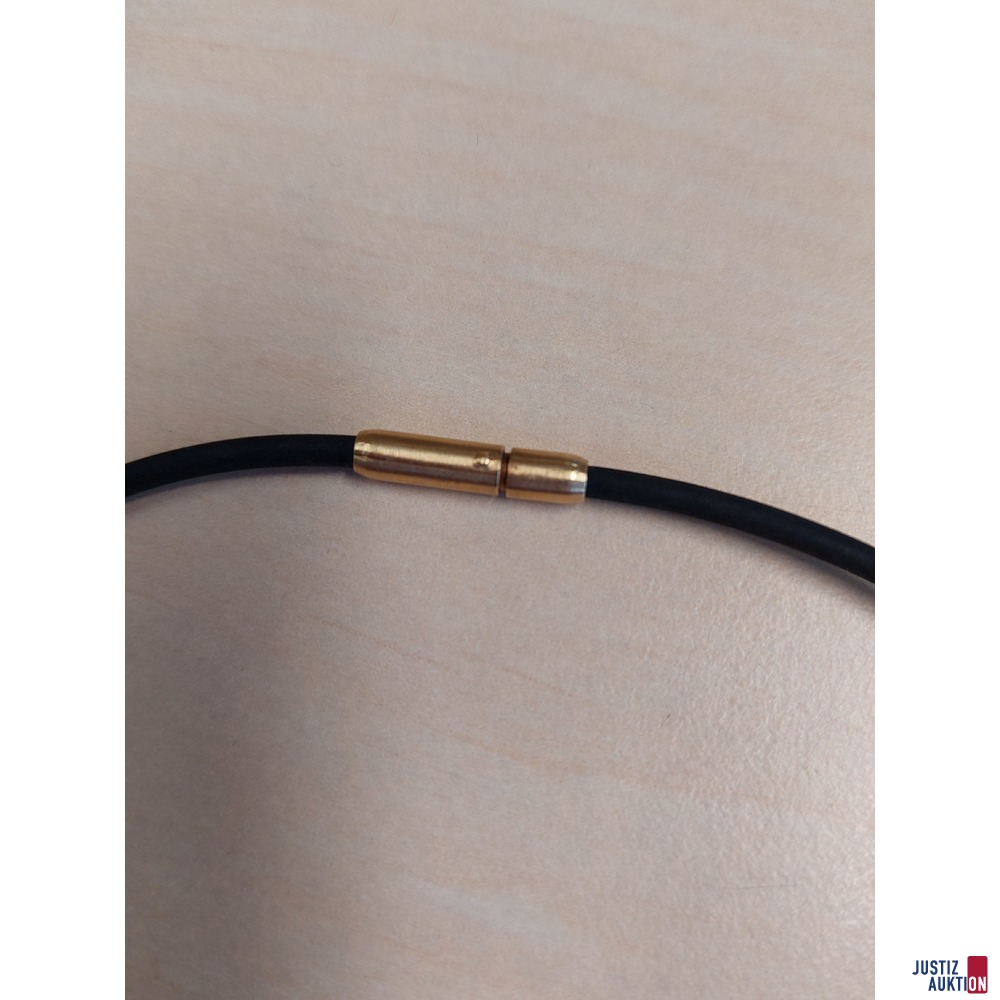 Anh&auml;nger aus wei&szlig;e Jade in 18 Karat Rosegold