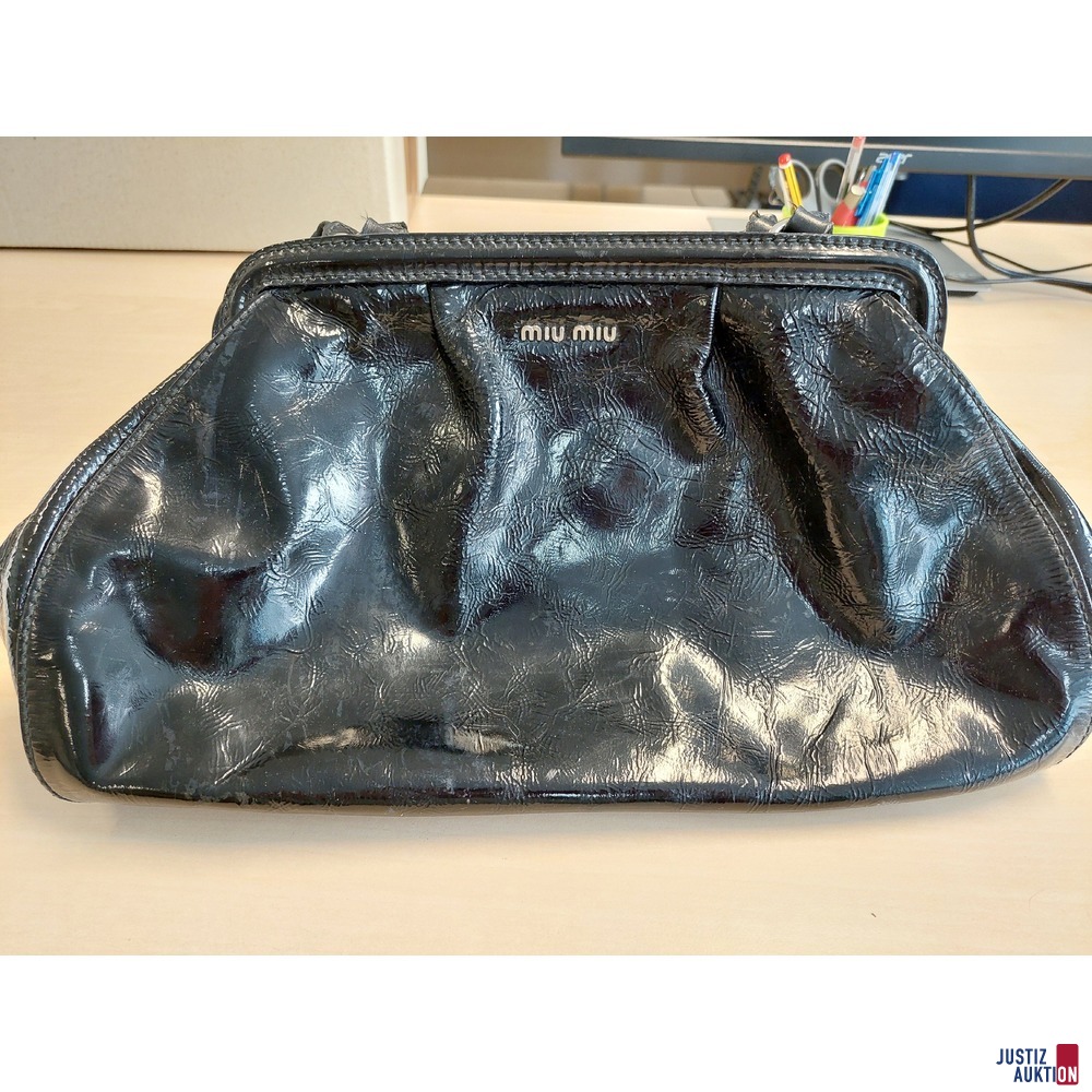 Handtasche miu miu Lackleder schwarz