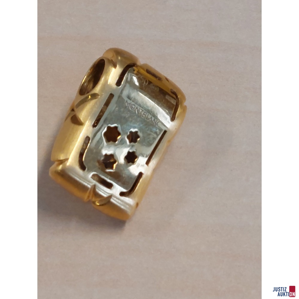 Halsreif Omega rund mit Anh&auml;nger Marke &comma;&comma;Mont Blanc&OpenCurlyDoubleQuote; mit Beridot&comma; 750 &permil; punziert&comma; 21&comma;2 g 43 cm lang