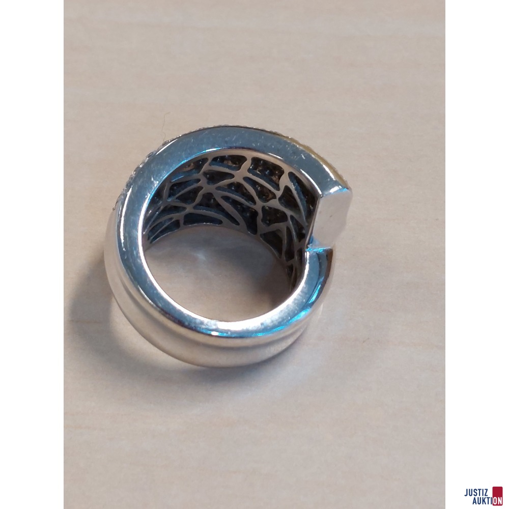 Wei&szlig;goldring 585&permil; punziert mit wei&szlig;em Bavebesatz 18&comma;7 g -&nbsp;Gr&period; 57