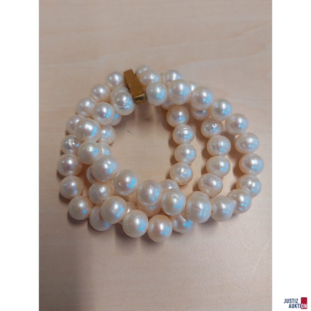 Armband aus Kulturperlen mit Metallsteg und Gummizug