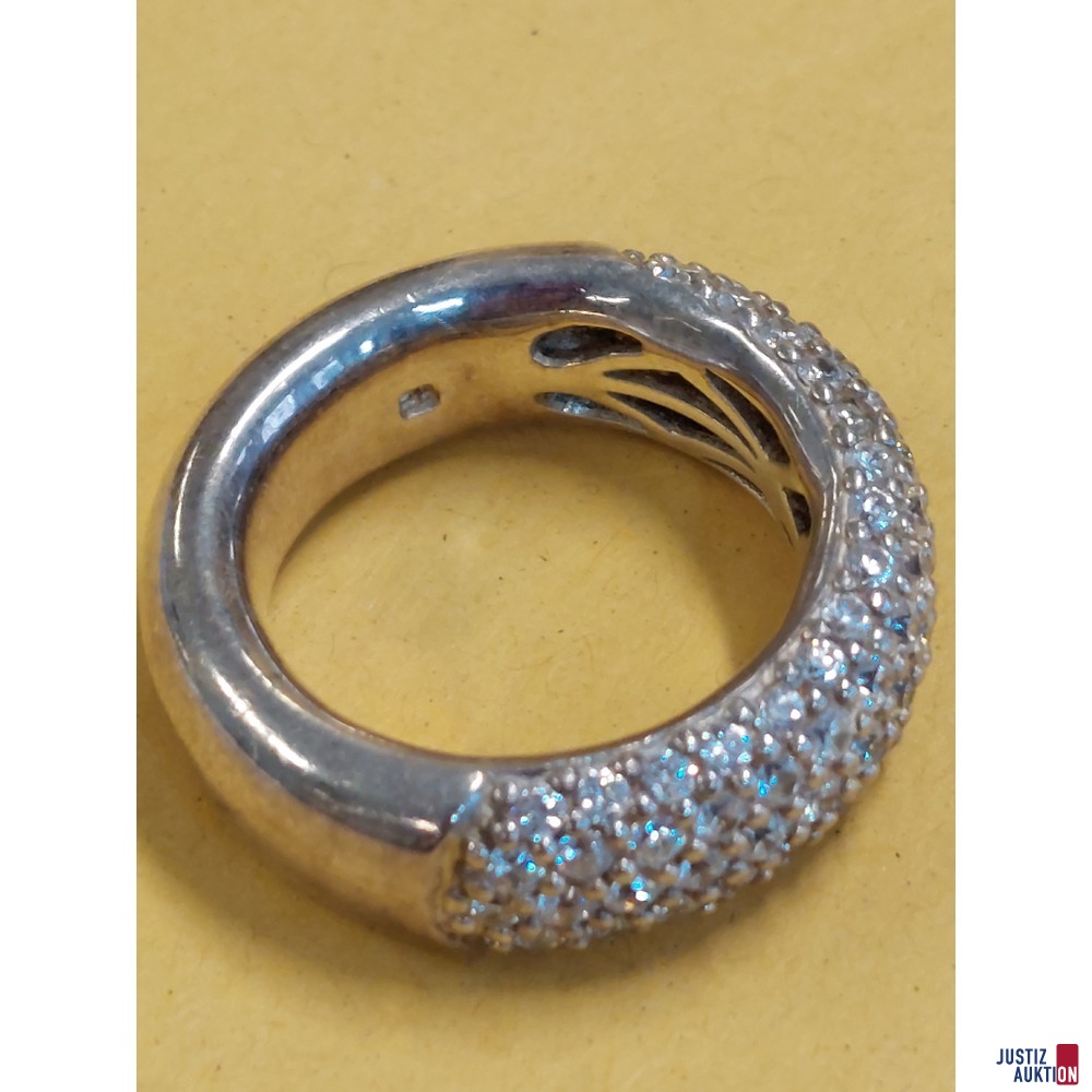 Damenring mit wei&szlig;en Schmucksteinen&comma; 925&permil; punziert&comma; 15&comma;3 g&comma; Gr&period; 56