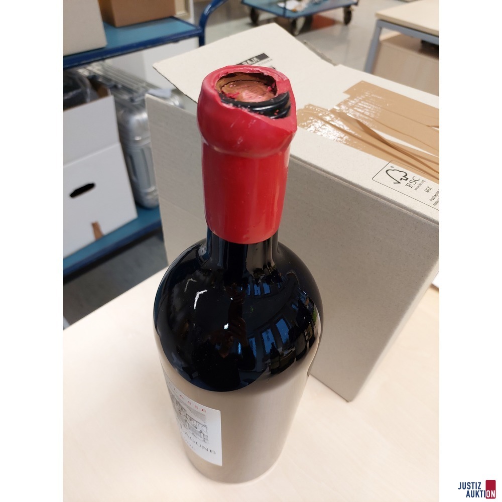 Franz&ouml;sischer Rotwein&comma; Magnum Flasche Chateau La Lagunde 2007 Haut-Medoc Jahrgang 2007 Versiegelung teilweise weggebrochen