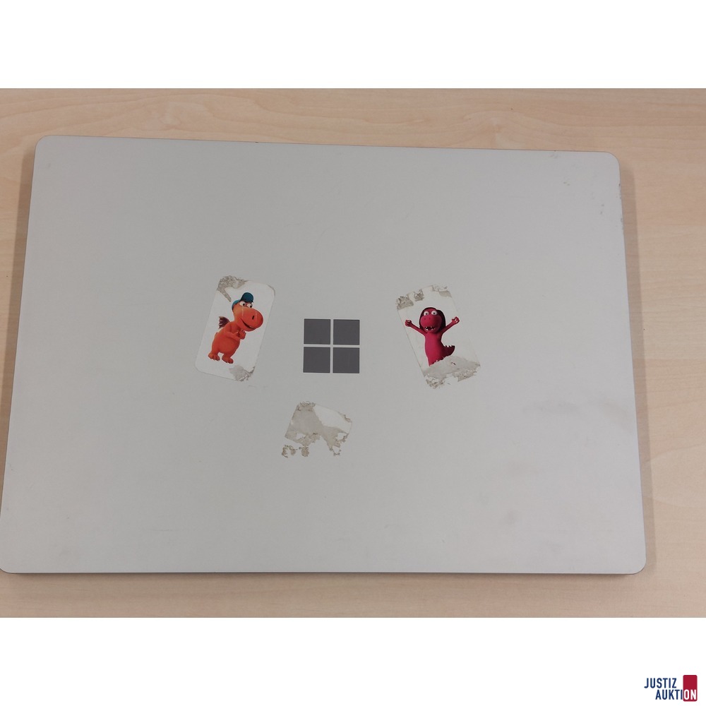 Laptop der Marke Microsoft Model 1769 Nr&period; 000500284757
