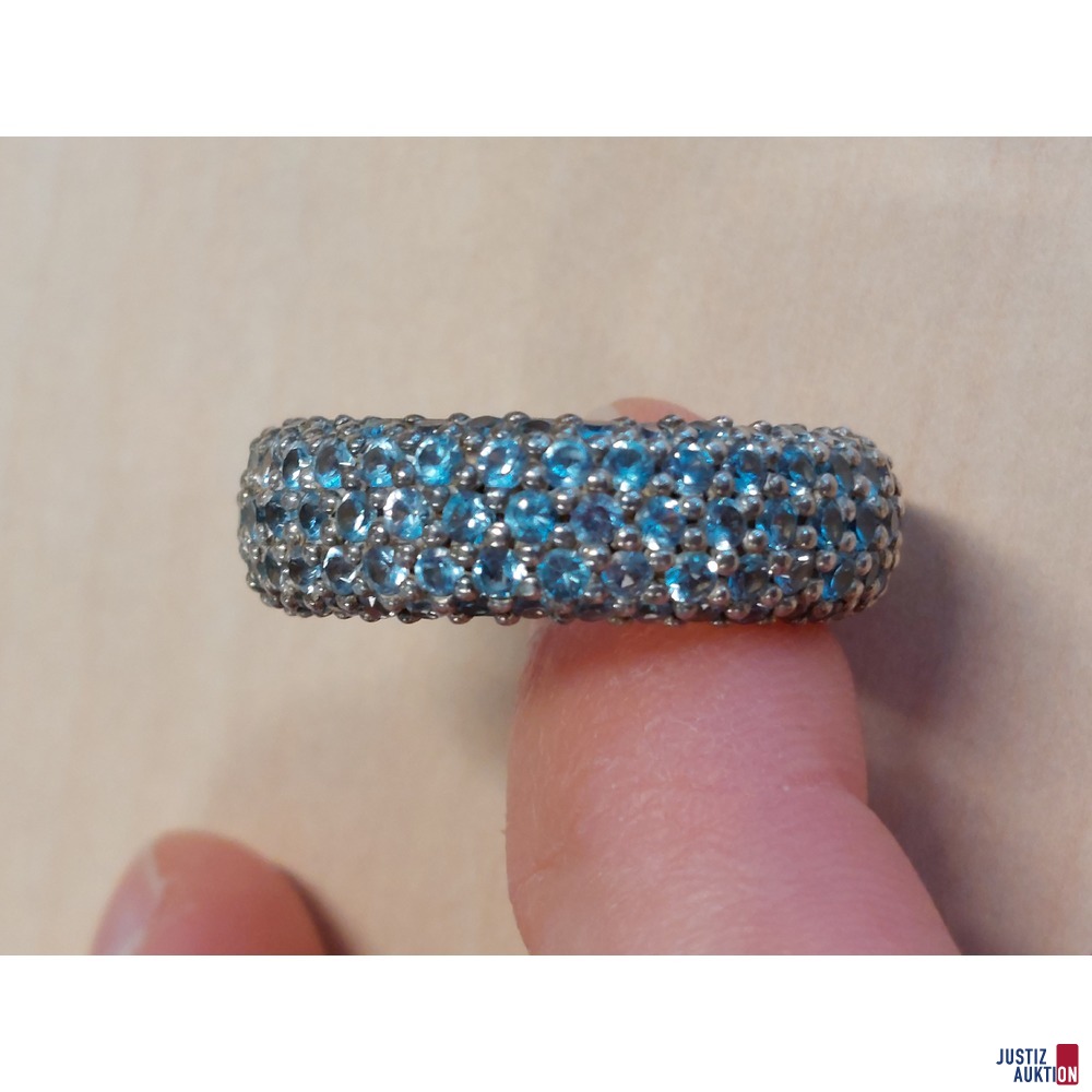 1 Damenring zirka 2 cm breit 925 &permil; punziert mit wei&szlig;en Schmucksteinen Gr&ouml;&szlig;e 57 1 Damenring 925 &permil; punziert Gr&ouml;&szlig;e 55 mit wei&szlig;en Schmucksteinen zusammen 30&comma;5 g