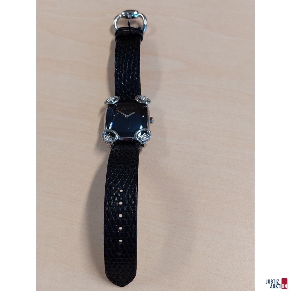 Damenarmbanduhr der Marke Gucci - Model&colon; Horsebit