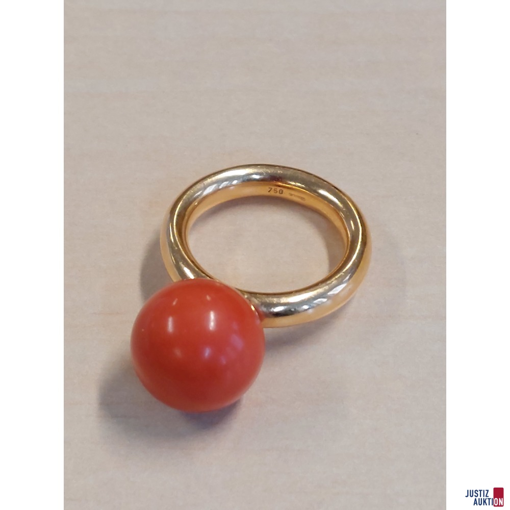 Damenring mit kugelf&ouml;rmiger Koralle&comma; 750&permil; punziert&comma; 11&comma;4 g&comma; Gr&period; 57