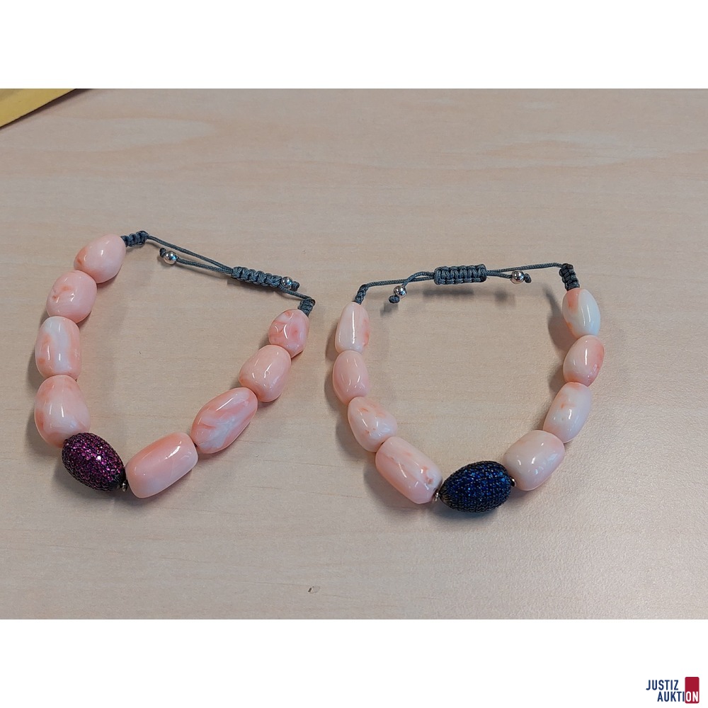 Damenarmb&auml;nder aus Koralle &lpar;Engelshaut&rpar; mit Schmuckteil mit Paveebesatz