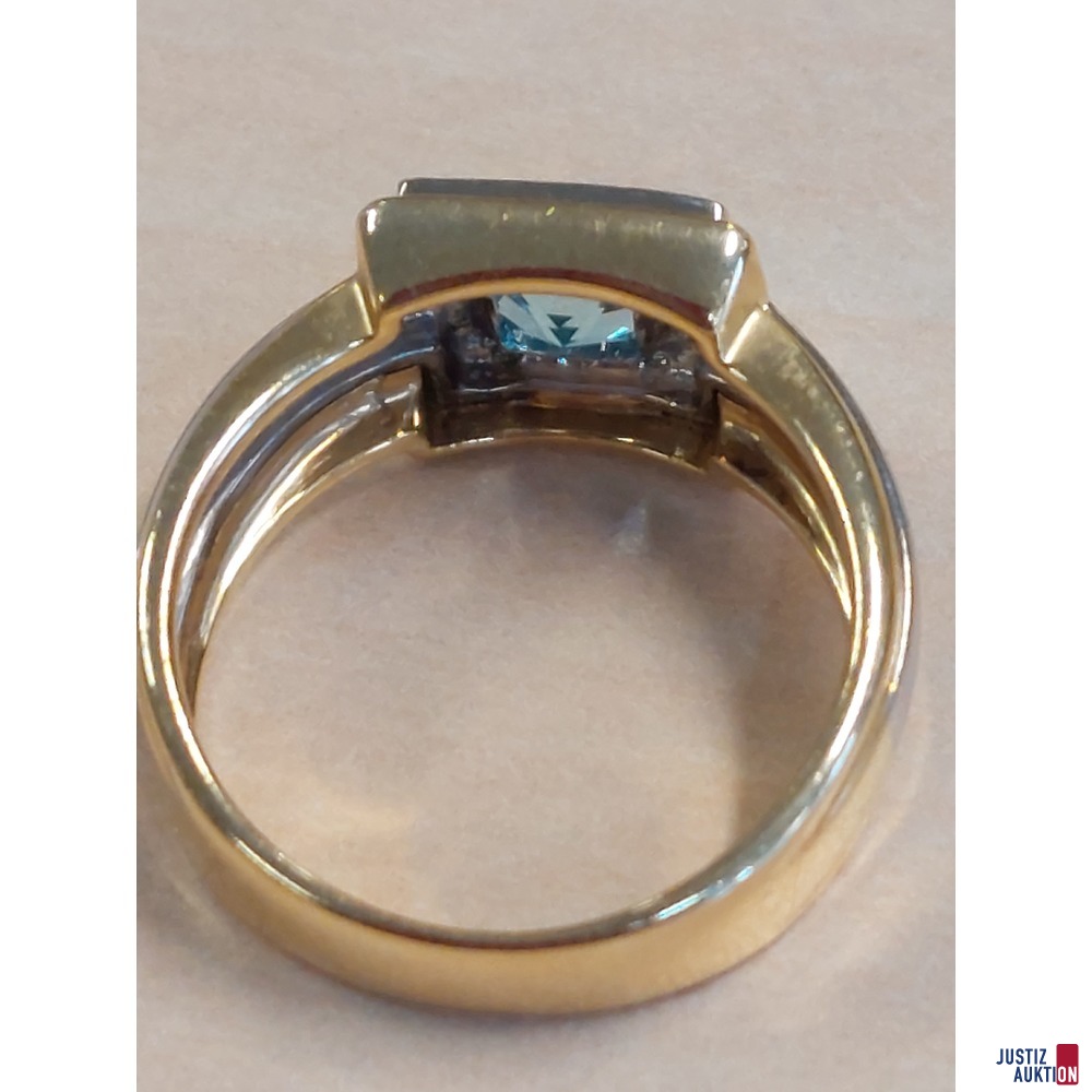 Damenring 585 &permil; punziert Wei&szlig;gold&sol;Gelbgold&sol;Bicolor mit quadratischen aquamarin farbenen Schmuckstein mit eine Camousierung aus Brillianten zirka 0&comma;2 ct Gr&ouml;&szlig;e 56 7&comma;1 g