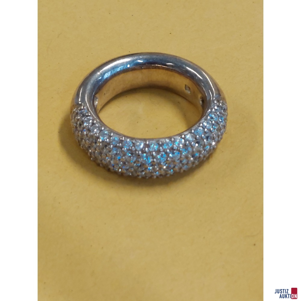 Damenring mit wei&szlig;en Schmucksteinen&comma; 925&permil; punziert&comma; 15&comma;3 g&comma; Gr&period; 56