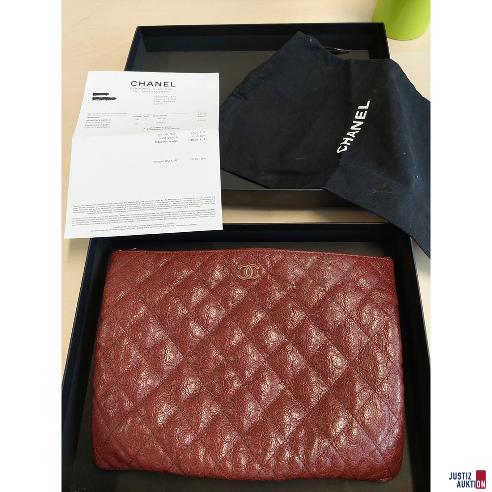 Chanel Schminktasche weinrot - geprägtes Rosenmuster