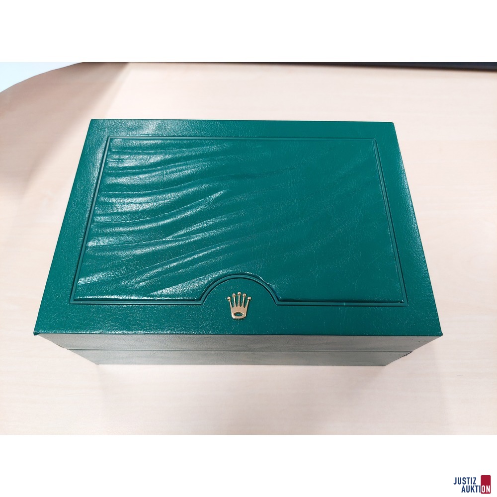 Herrenarmbanduhr der Marke ROLEX - Modell&colon; Skydweller