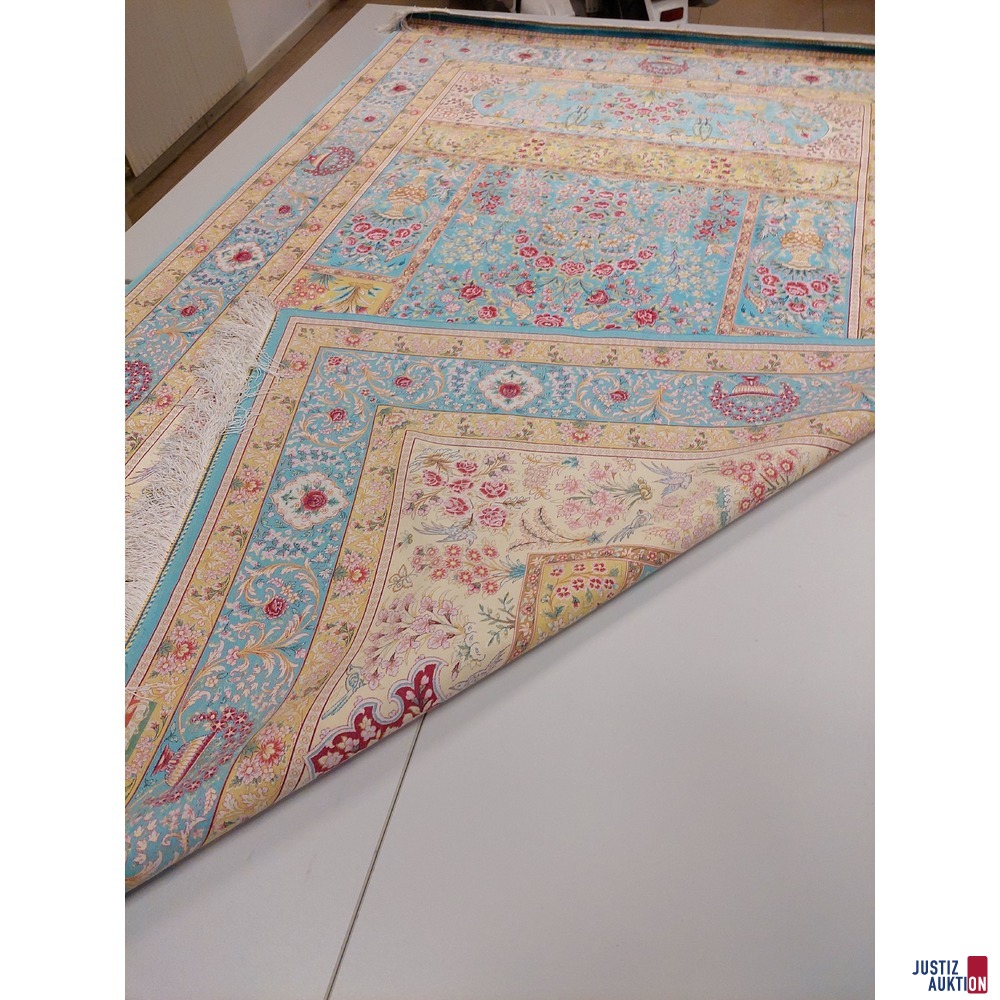 Maschineller Kn&uuml;pfteppich aus Viscose