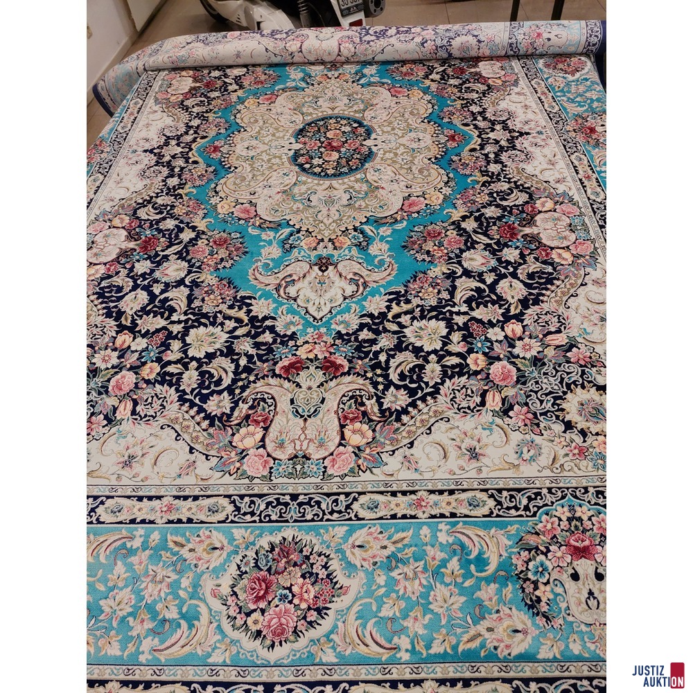 Maschineller Kn&uuml;pfteppich aus Viscose