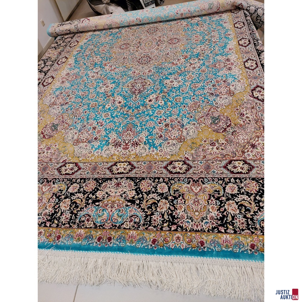 Maschineller Kn&uuml;pfteppich aus Viscose