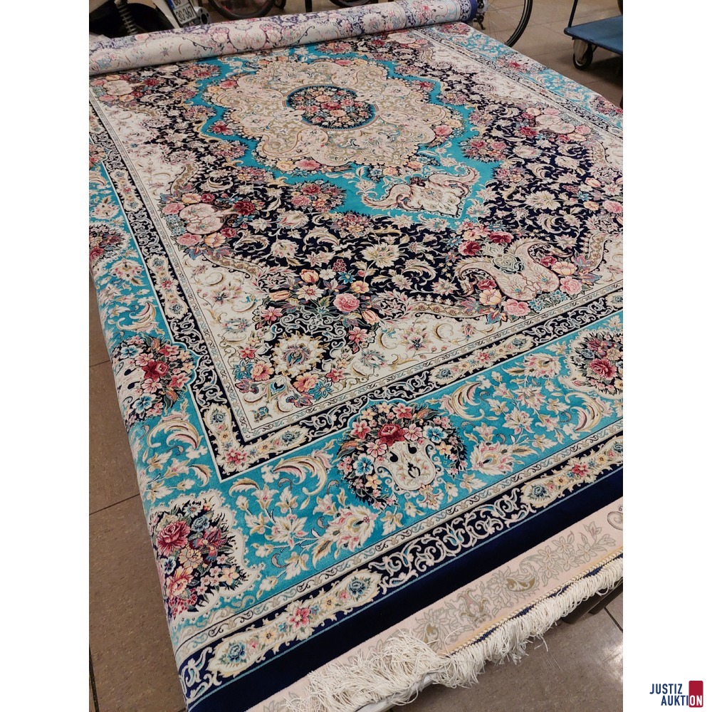 Maschineller Kn&uuml;pfteppich aus Viscose