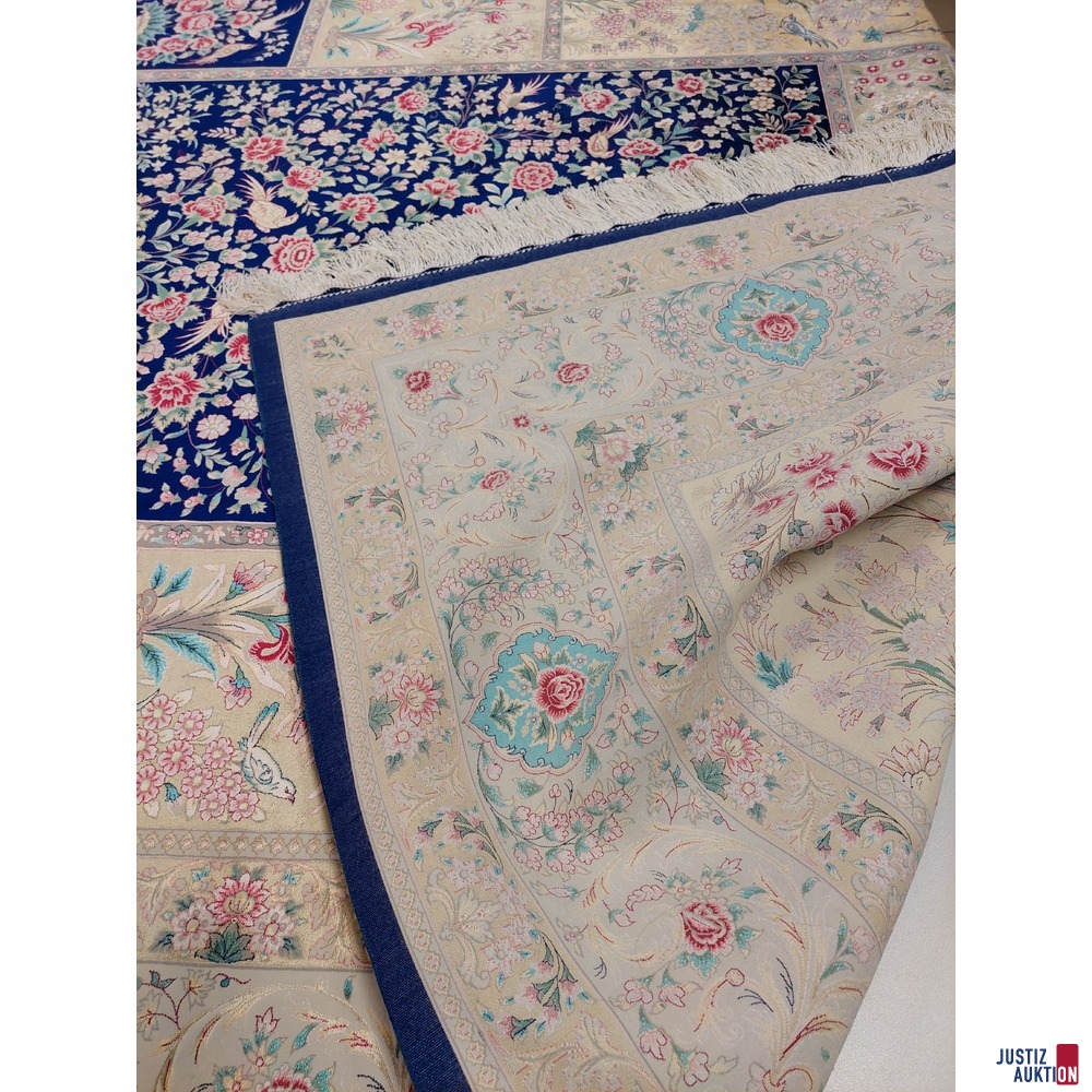 Maschineller Kn&uuml;pfteppich aus Viscose