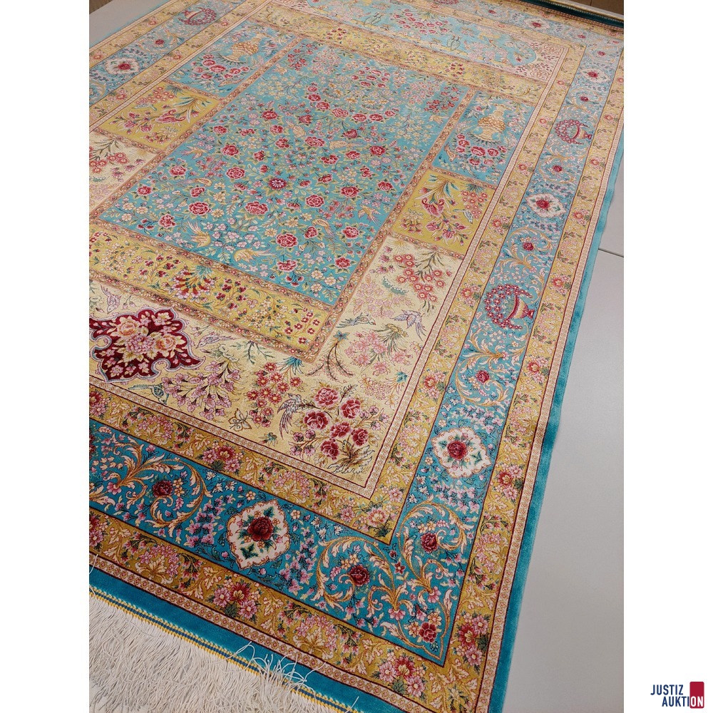 Maschineller Kn&uuml;pfteppich aus Viscose