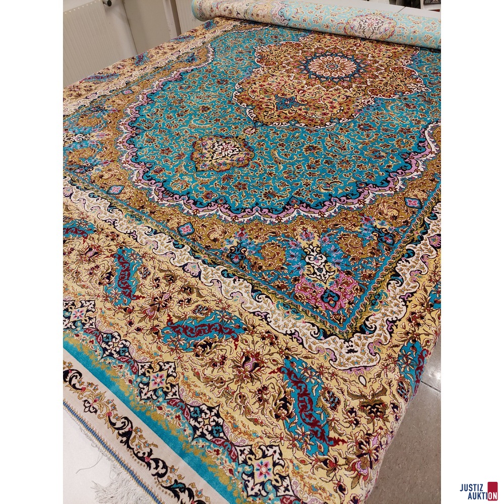 Maschineller Kn&uuml;pfteppich aus Viscose